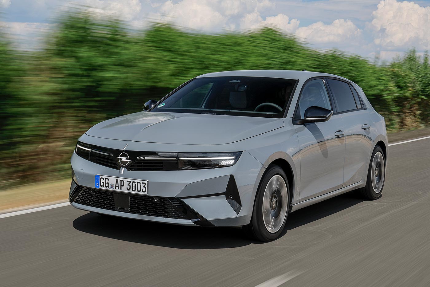 https://cdn.autogreeknews.gr/wp-content/uploads/2026/08/opel-astra-2026-1.jpg