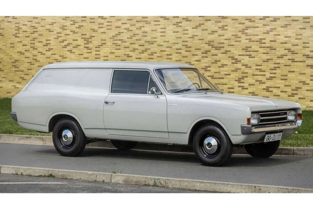 https://cdn.autogreeknews.gr/wp-content/uploads/2026/08/opel-rekord-c-delivery-van-1.jpg