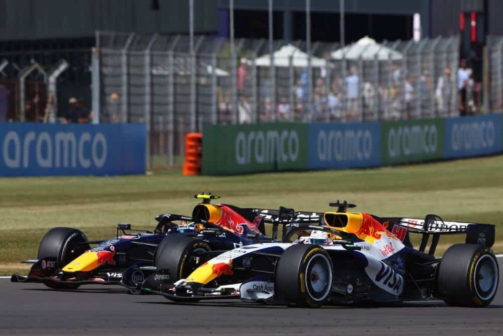https://cdn.autogreeknews.gr/wp-content/uploads/2026/08/red-bull-vs-racing-bulls-03.jpg