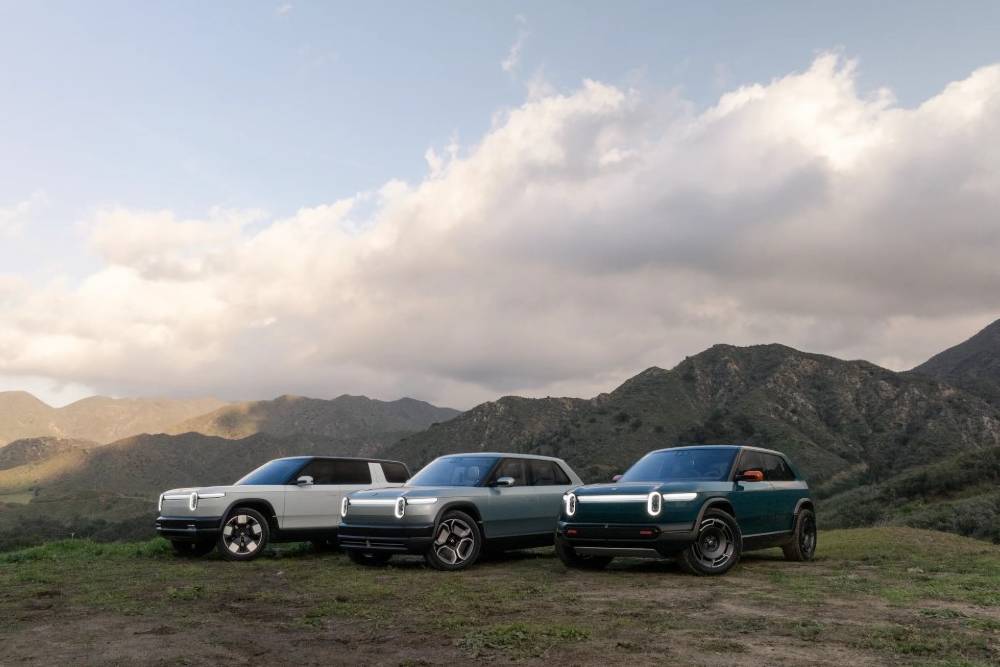 https://cdn.autogreeknews.gr/wp-content/uploads/2026/08/rivian-lineup.jpg