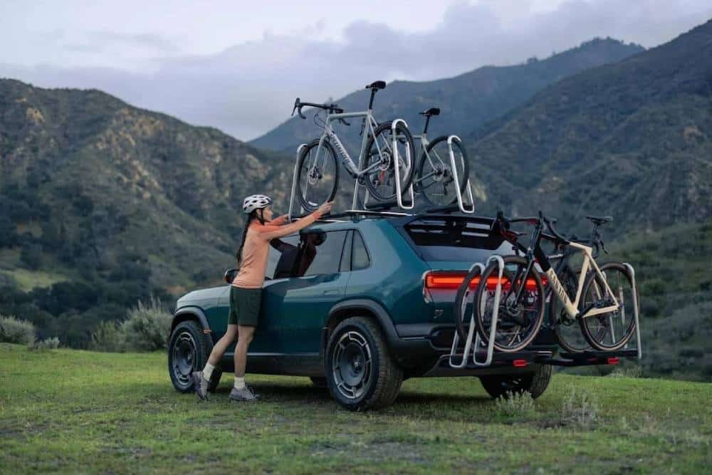 https://cdn.autogreeknews.gr/wp-content/uploads/2026/08/rivian-r3x-1-1.jpg