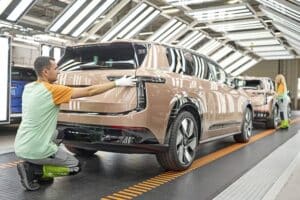 skoda peak assembly line (7)
