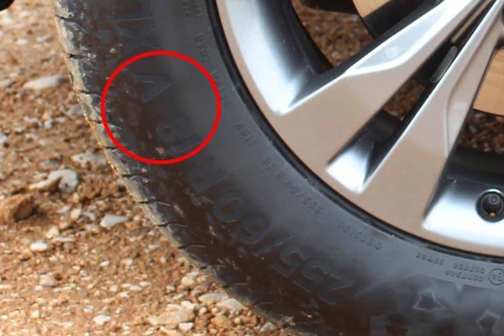https://cdn.autogreeknews.gr/wp-content/uploads/2026/08/tire-speed-index-indicator-5.jpg
