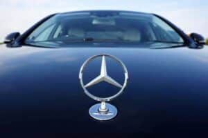 why-does-the-mercedes-benz-logo-have-three-points