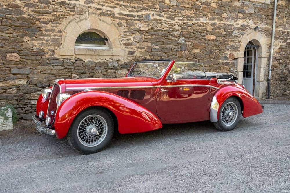 https://cdn.autogreeknews.gr/wp-content/uploads/2026/09/1946-Delahaye-135-M-Three-Position-Cabriolet.jpg