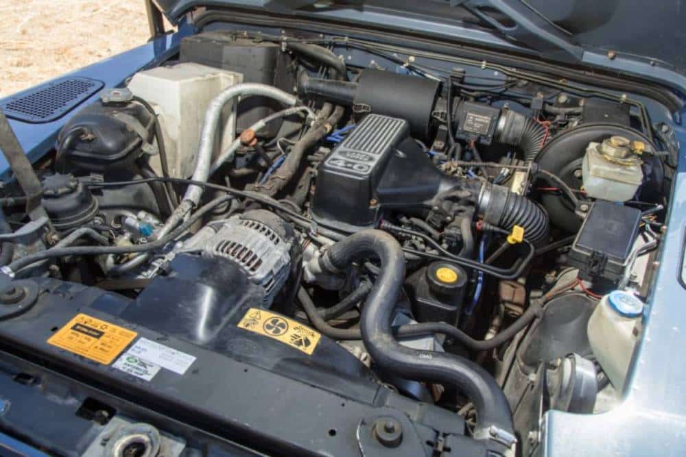 https://cdn.autogreeknews.gr/wp-content/uploads/2026/09/1997_land-rover_defender-90-nas_1997_land_rover_de-6.jpg
