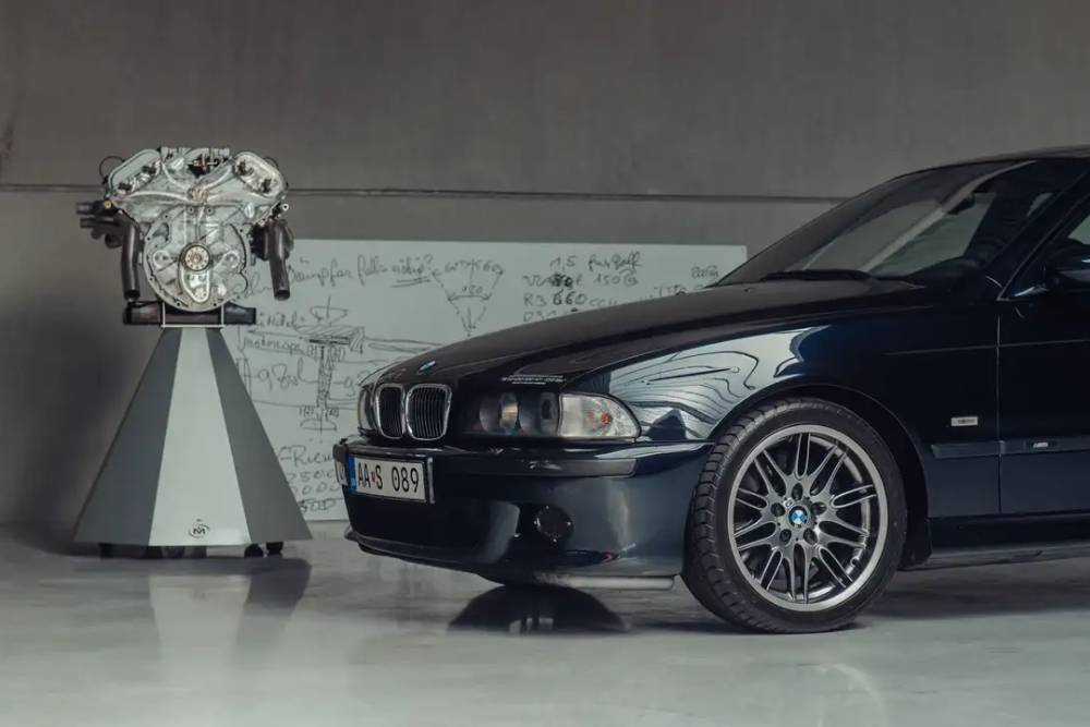 https://cdn.autogreeknews.gr/wp-content/uploads/2026/09/2000-bmw-m5-volkswagen-w10-prototype-10.jpg