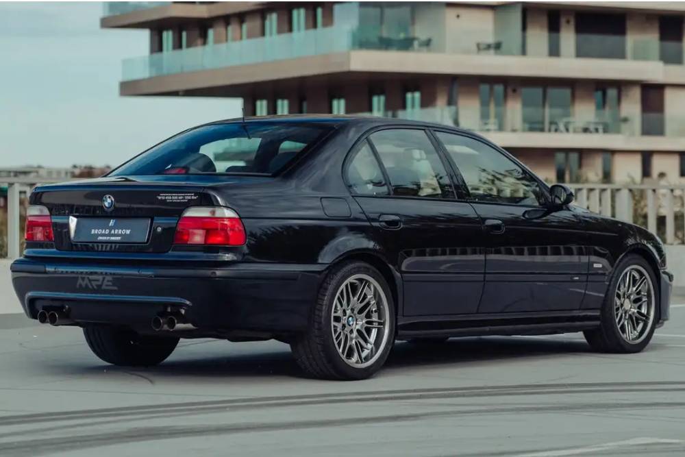 https://cdn.autogreeknews.gr/wp-content/uploads/2026/09/2000-bmw-m5-volkswagen-w10-prototype-2.jpg