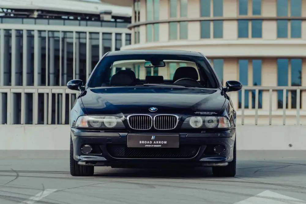 https://cdn.autogreeknews.gr/wp-content/uploads/2026/09/2000-bmw-m5-volkswagen-w10-prototype-3.jpg
