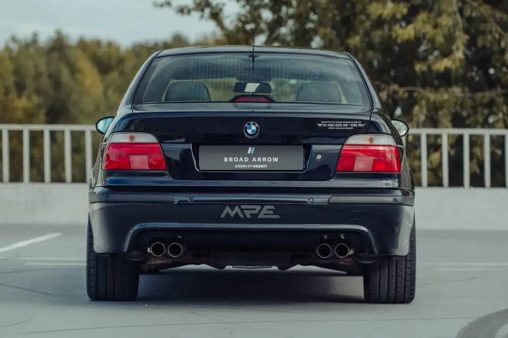 https://cdn.autogreeknews.gr/wp-content/uploads/2026/09/2000-bmw-m5-volkswagen-w10-prototype-4.jpg