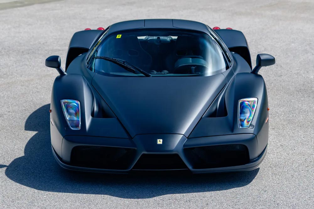 https://cdn.autogreeknews.gr/wp-content/uploads/2026/09/2004-Ferrari-Enzo-4.jpg