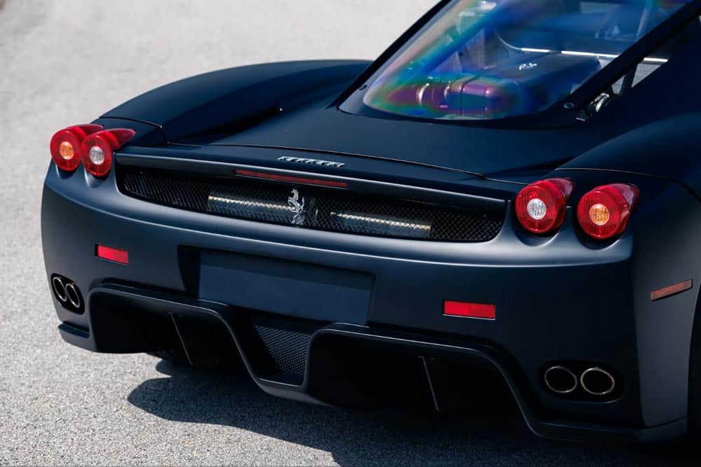 https://cdn.autogreeknews.gr/wp-content/uploads/2026/09/2004-Ferrari-Enzo-8.jpg