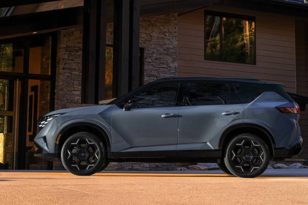https://cdn.autogreeknews.gr/wp-content/uploads/2026/09/2027-Nissan-Rogue-Hybrid-25-2048x1536-1.jpg