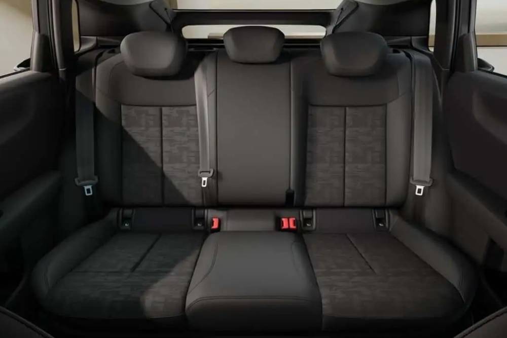 https://cdn.autogreeknews.gr/wp-content/uploads/2026/09/2027-audi-a2-e-tron-base-model-2.jpg