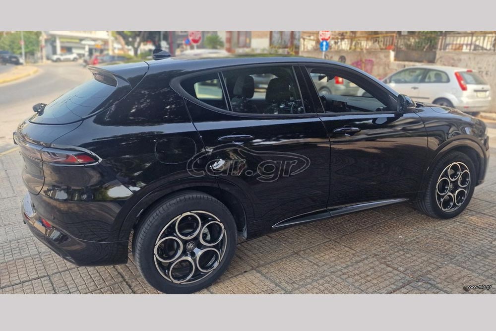 https://cdn.autogreeknews.gr/wp-content/uploads/2026/09/Alfa-Romeo-Tonale-2025-used-4.jpg