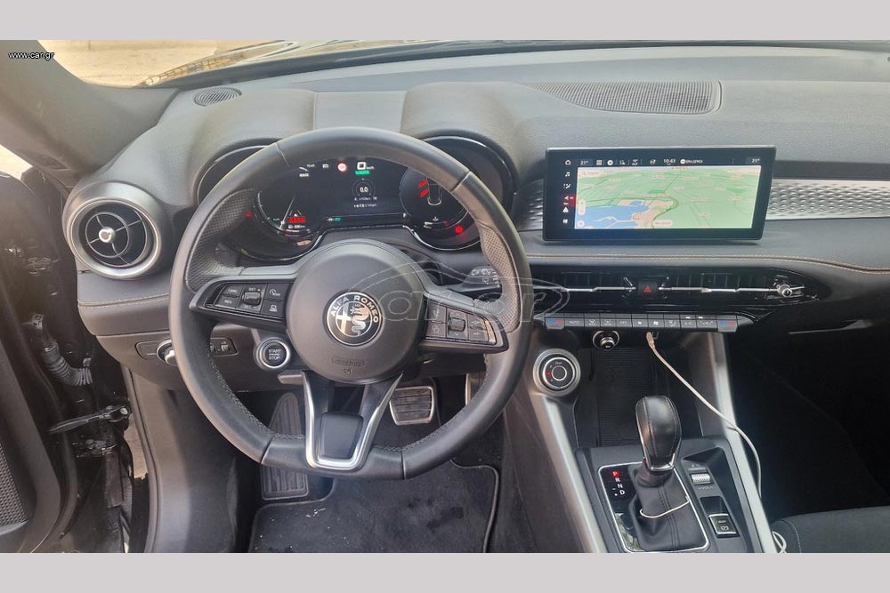 https://cdn.autogreeknews.gr/wp-content/uploads/2026/09/Alfa-Romeo-Tonale-2025-used-6.jpg