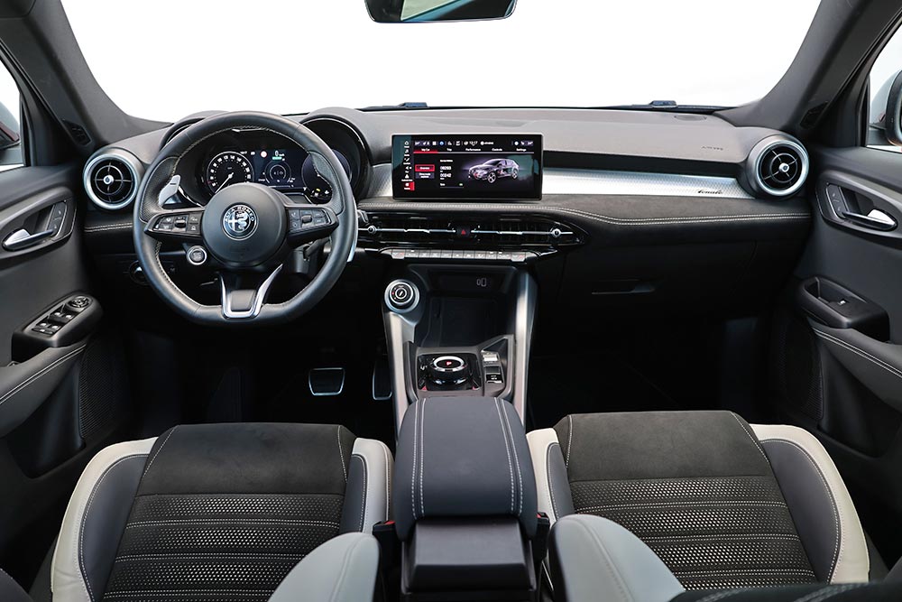https://cdn.autogreeknews.gr/wp-content/uploads/2026/09/Alfa-Romeo-Tonale-2026-24.jpg