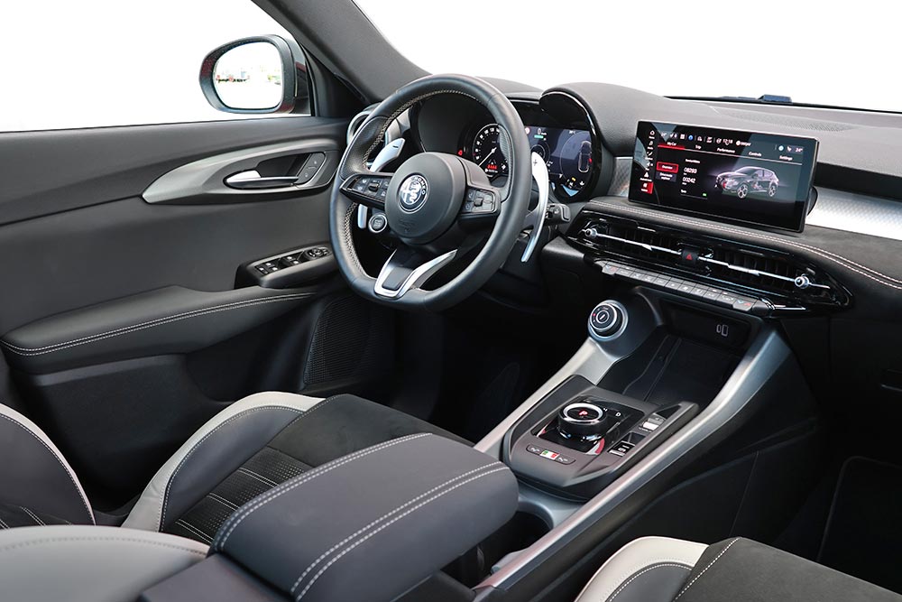 https://cdn.autogreeknews.gr/wp-content/uploads/2026/09/Alfa-Romeo-Tonale-2026-25.jpg
