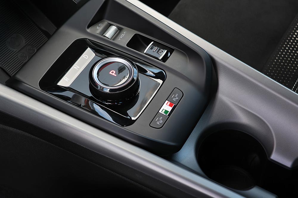 https://cdn.autogreeknews.gr/wp-content/uploads/2026/09/Alfa-Romeo-Tonale-2026-26.jpg