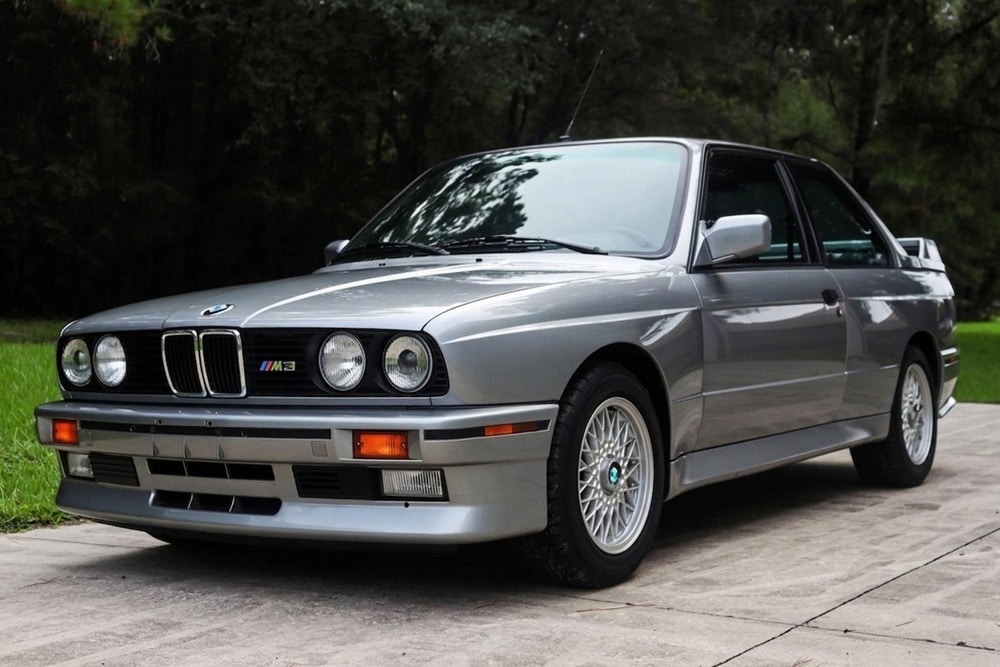 https://cdn.autogreeknews.gr/wp-content/uploads/2026/09/BMW_M3_E30_for_sale-5.jpg