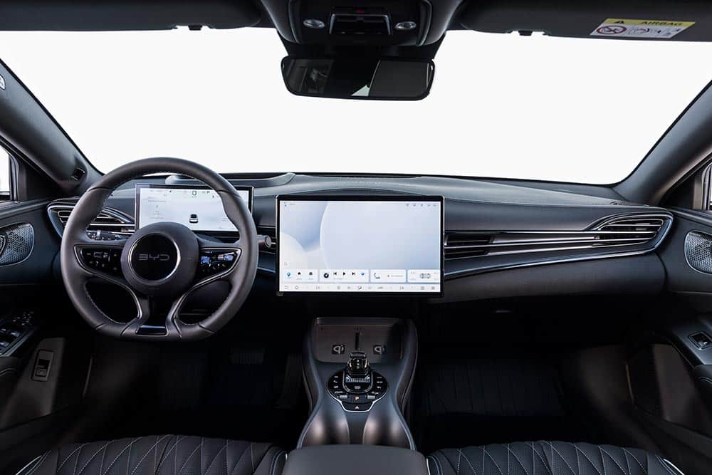 https://cdn.autogreeknews.gr/wp-content/uploads/2026/09/BYD-SEAL_interior-3.jpg