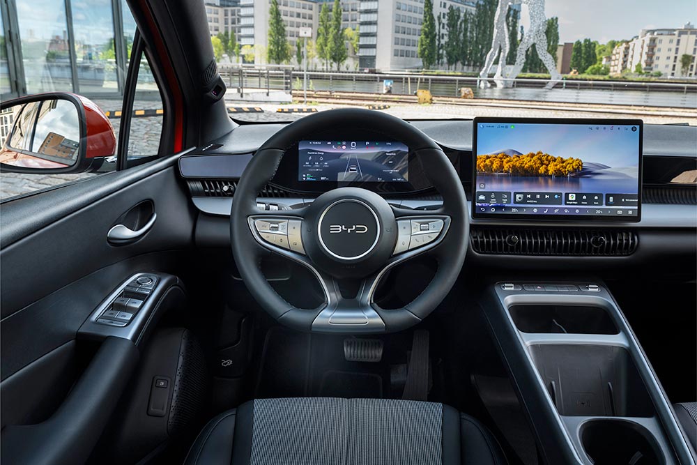 https://cdn.autogreeknews.gr/wp-content/uploads/2026/09/BYD_DOLPHIN_G_DM-i-19.jpg