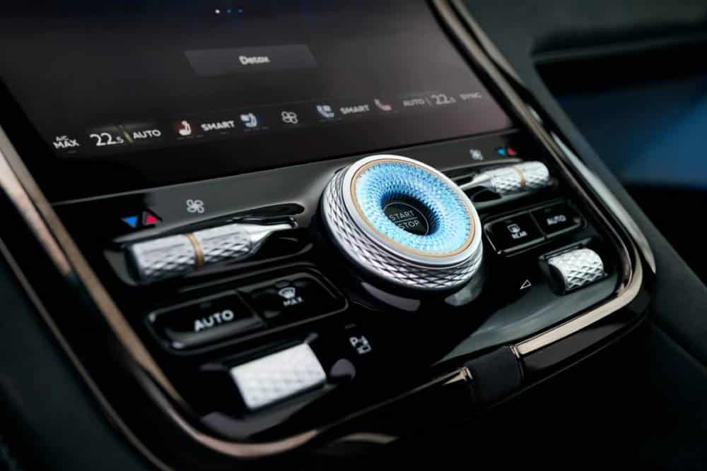 https://cdn.autogreeknews.gr/wp-content/uploads/2026/09/Bentley-Torcal-EV-11.jpg