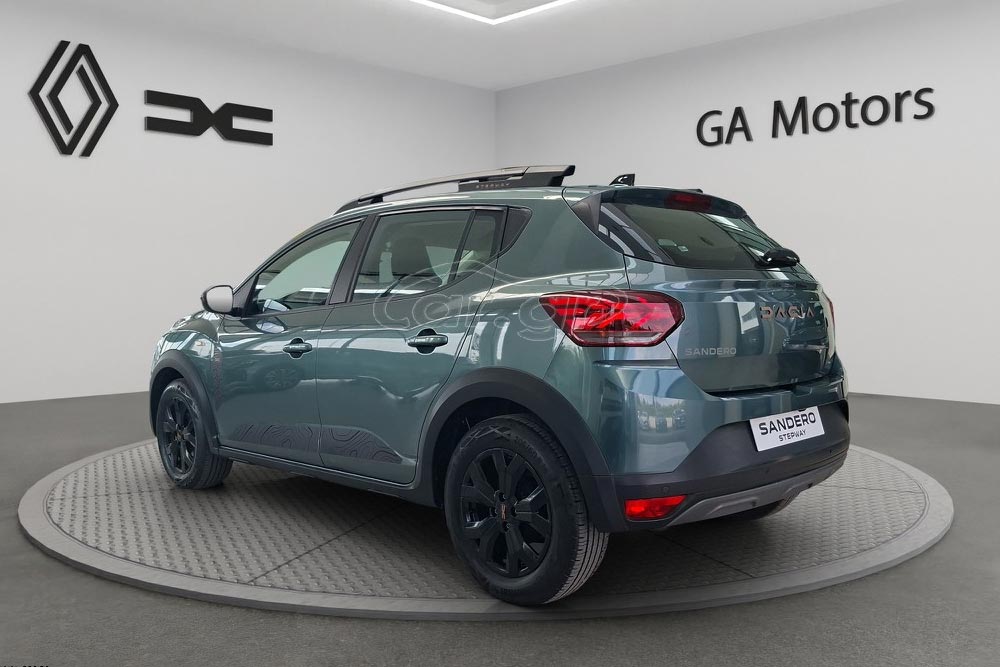 https://cdn.autogreeknews.gr/wp-content/uploads/2026/09/Dacia-Sandero-Stepway-2025-used-3.jpg