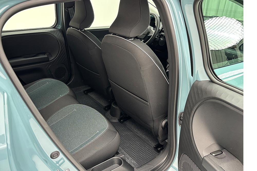 https://cdn.autogreeknews.gr/wp-content/uploads/2026/09/Dacia-Spring-2026-13.jpg