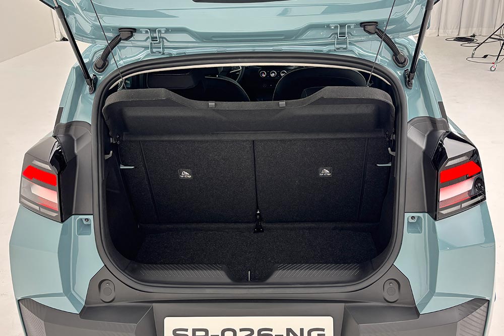 https://cdn.autogreeknews.gr/wp-content/uploads/2026/09/Dacia-Spring-2026-19.jpg