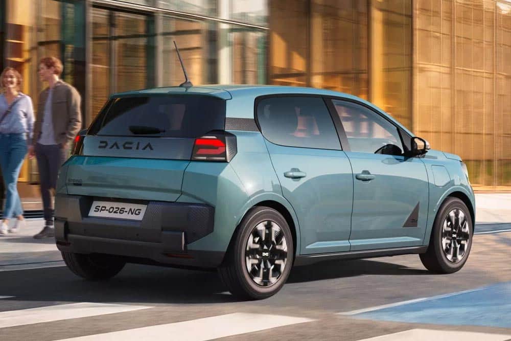 https://cdn.autogreeknews.gr/wp-content/uploads/2026/09/Dacia-Spring-2026-rear.jpg