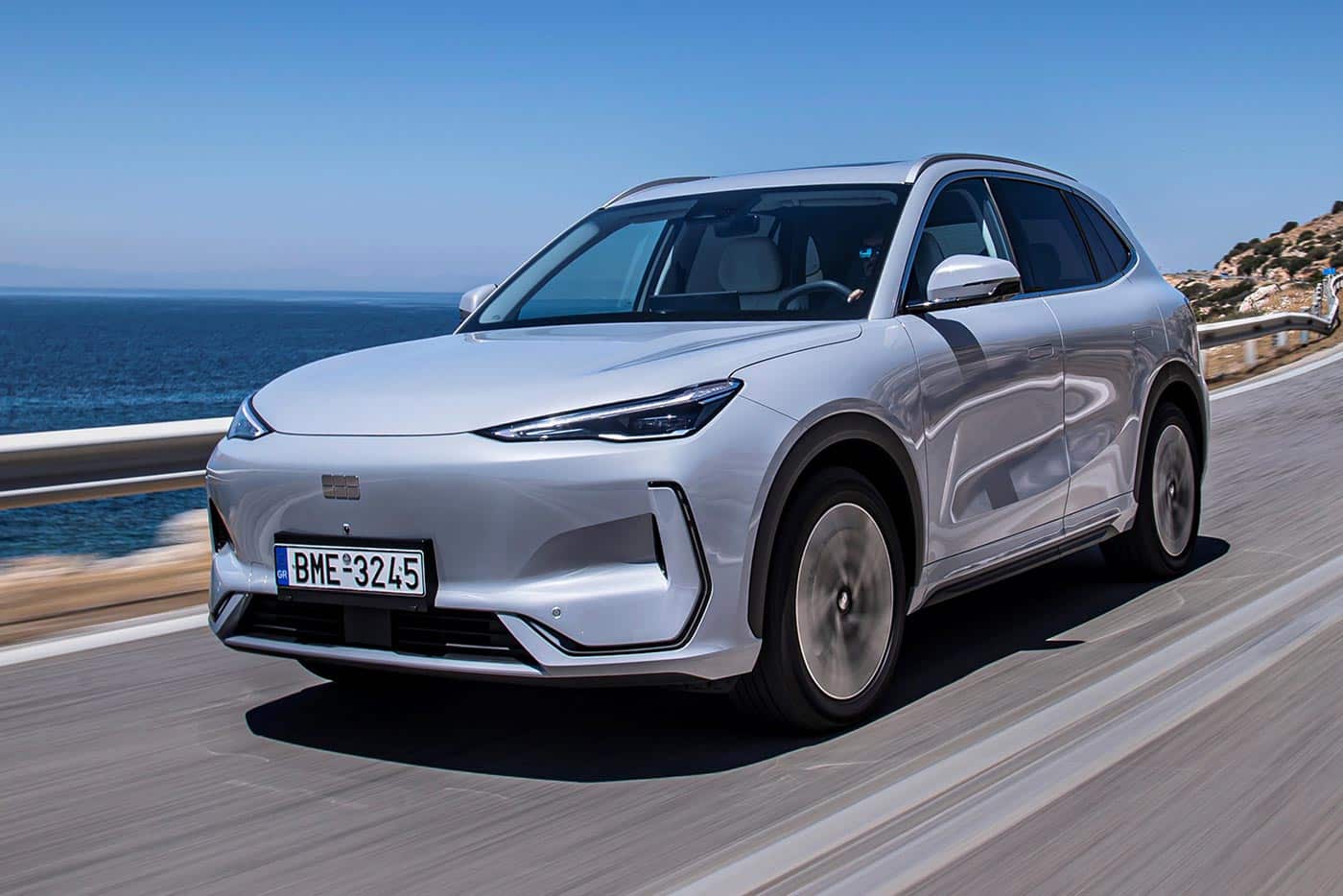 https://cdn.autogreeknews.gr/wp-content/uploads/2026/09/Geely-E5_1.jpg