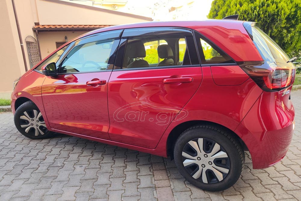 https://cdn.autogreeknews.gr/wp-content/uploads/2026/09/Honda-Jazz-2020-used-3.jpg