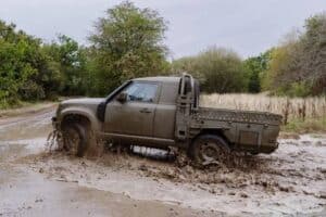 JLR-Defender-Military-New-4-2048×1267