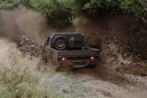 JLR-Defender-Military-New-5-2048×1256