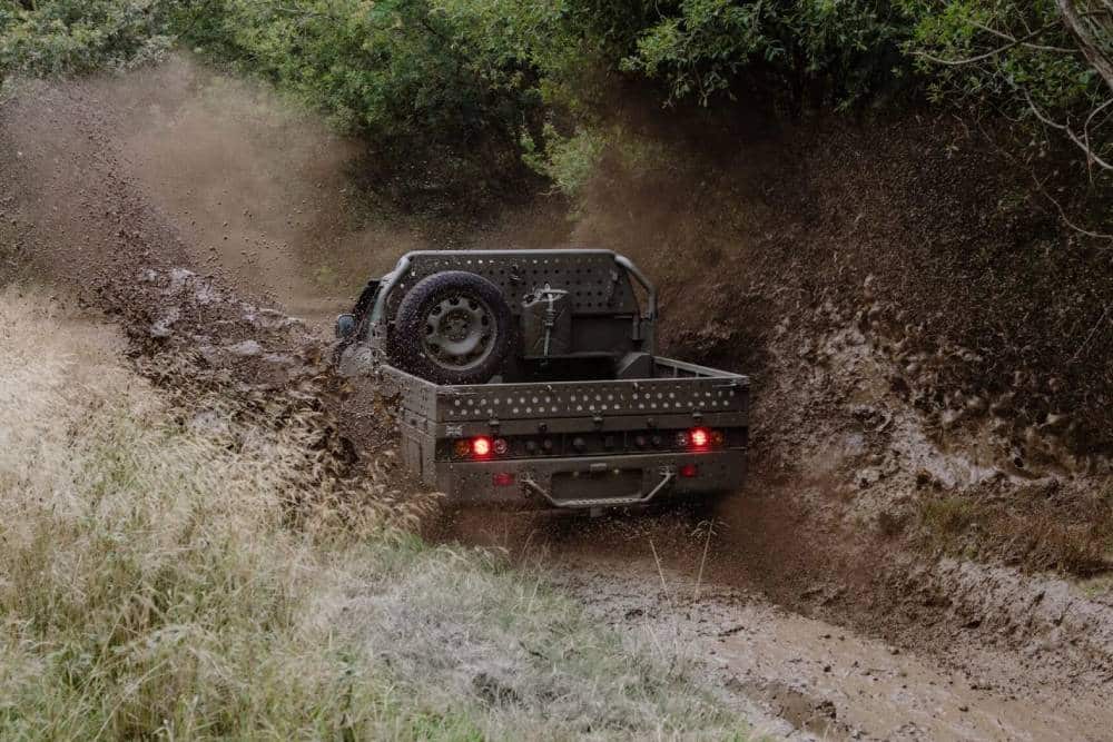 https://cdn.autogreeknews.gr/wp-content/uploads/2026/09/JLR-Defender-Military-New-5-2048x1256-1.jpg