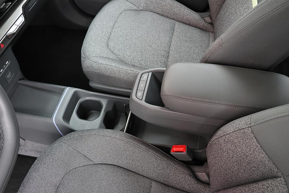 https://cdn.autogreeknews.gr/wp-content/uploads/2026/09/Kia-EV2-interior-20.jpg