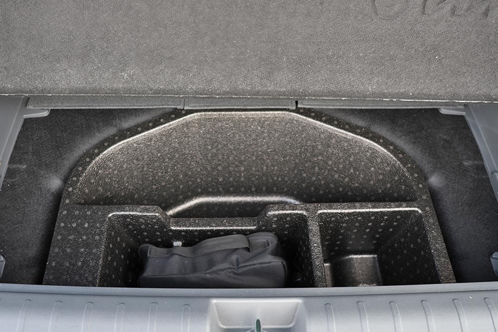 https://cdn.autogreeknews.gr/wp-content/uploads/2026/09/Kia-EV2-interior-26.jpg