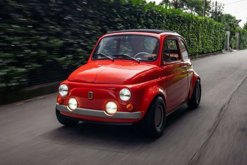 https://cdn.autogreeknews.gr/wp-content/uploads/2026/09/La-Cinquecento-Fiat-500-Scattante-2-2048x1366-1.jpg
