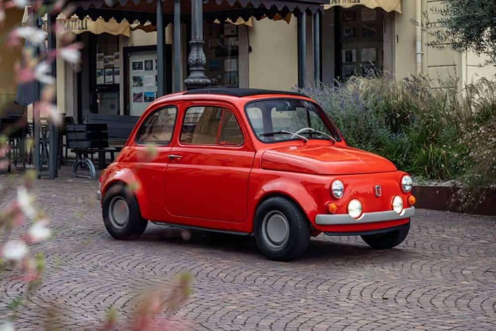 https://cdn.autogreeknews.gr/wp-content/uploads/2026/09/La-Cinquecento-Fiat-500-Scattante-4-2048x1366-1.jpg