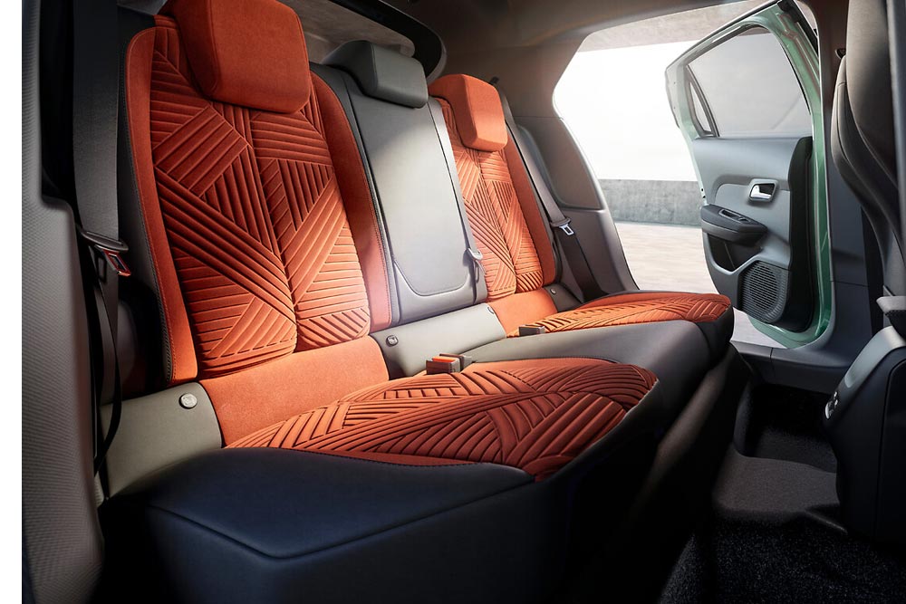 https://cdn.autogreeknews.gr/wp-content/uploads/2026/09/Lancia-Ypsilon-2024-new-3.jpg