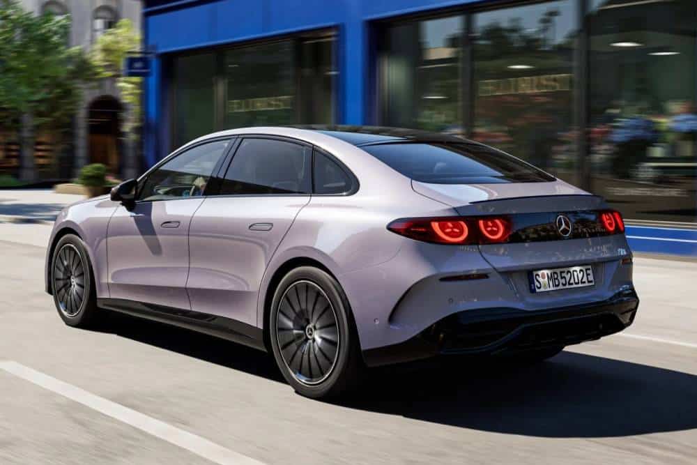 https://cdn.autogreeknews.gr/wp-content/uploads/2026/09/Mercedes-C300-electric-10.jpg
