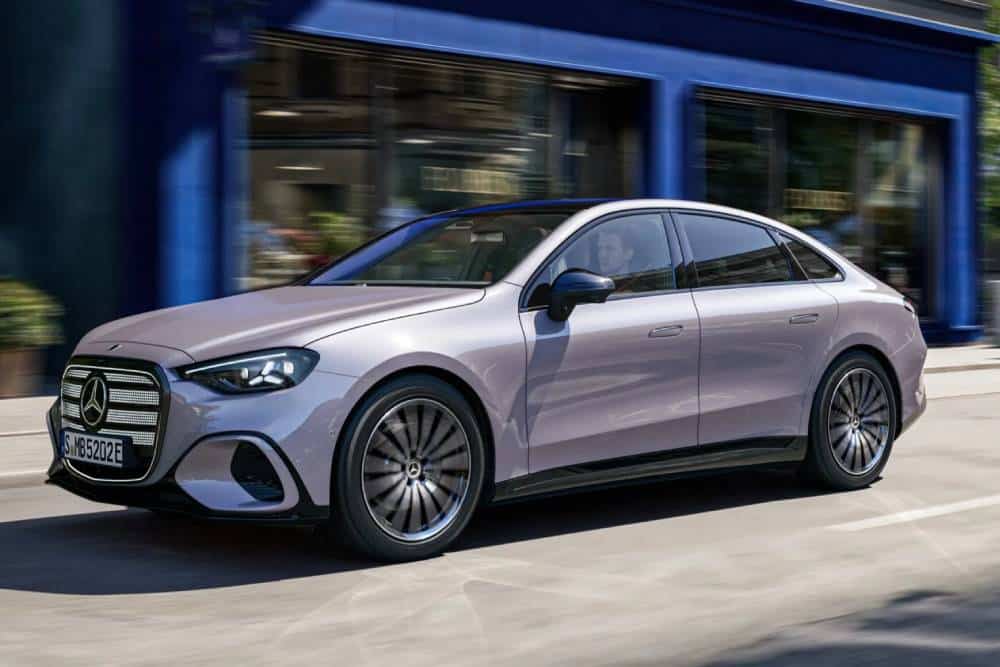 https://cdn.autogreeknews.gr/wp-content/uploads/2026/09/Mercedes-C300-electric-11.jpg