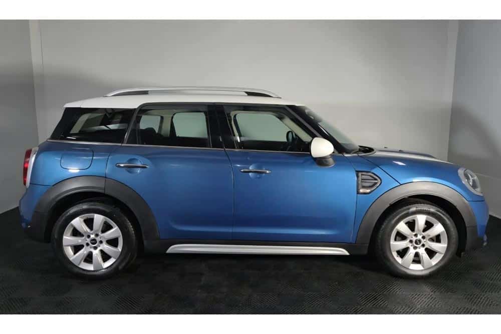 https://cdn.autogreeknews.gr/wp-content/uploads/2026/09/Mini-Countryman-Cooper-2019-used-3.jpg