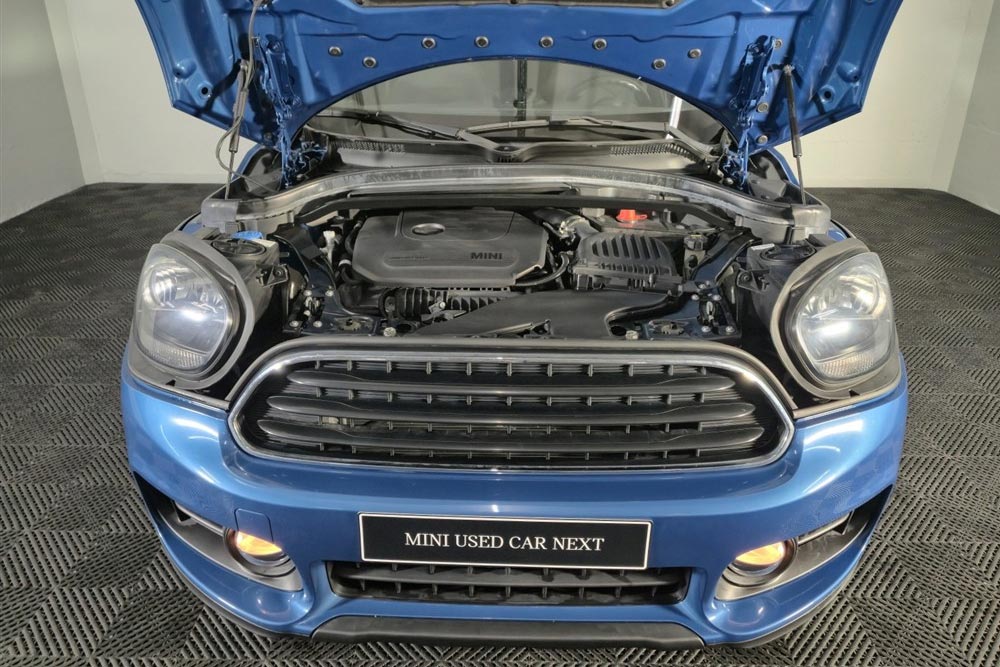 https://cdn.autogreeknews.gr/wp-content/uploads/2026/09/Mini-Countryman-Cooper-2019-used-8.jpg