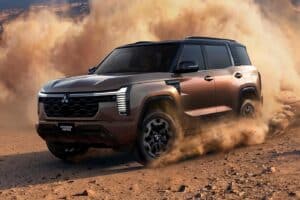 Νέο Mitsubishi Pajero με το ντίζελ σε πρώτο πλάνο