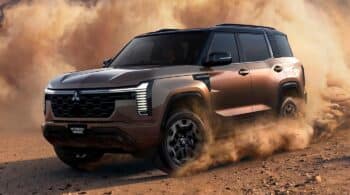 Νέο Mitsubishi Pajero με το ντίζελ σε πρώτο πλάνο