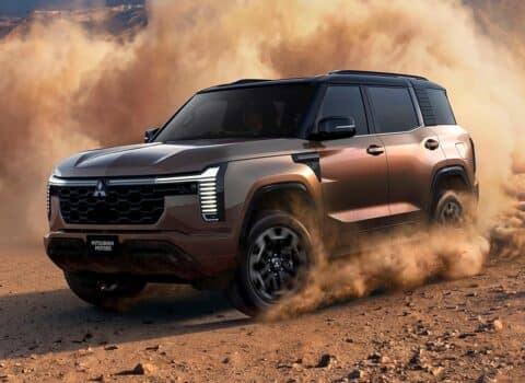 Νέο Mitsubishi Pajero με το ντίζελ σε πρώτο πλάνο