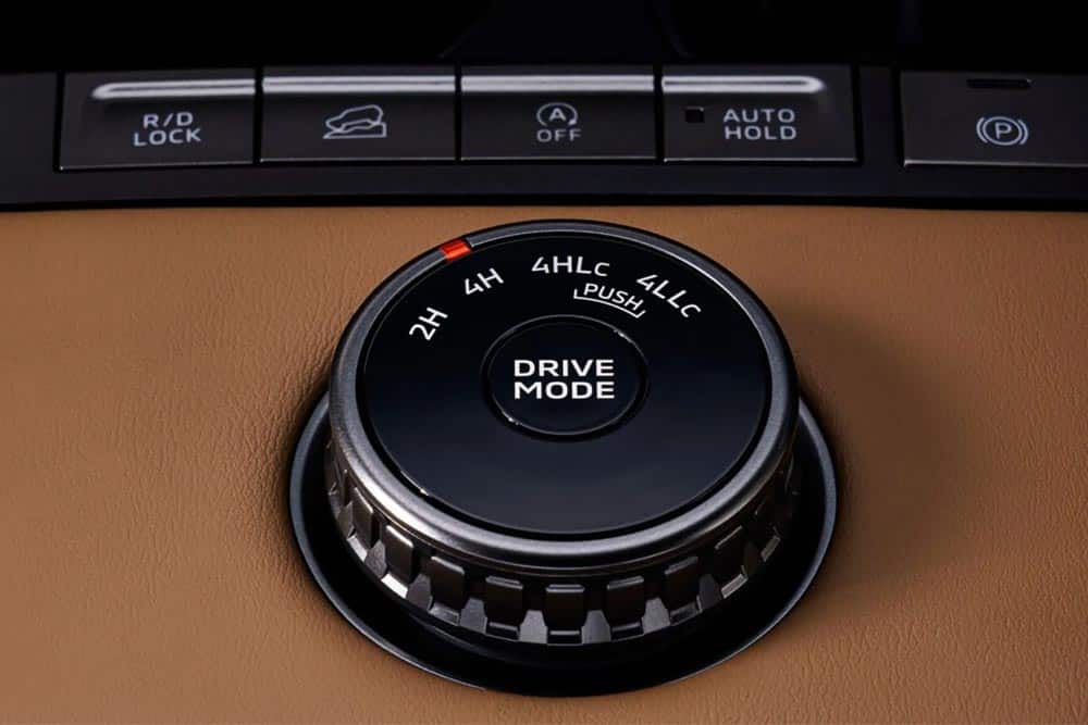https://cdn.autogreeknews.gr/wp-content/uploads/2026/09/Mitsubishi-Pajero-2026-4.jpg