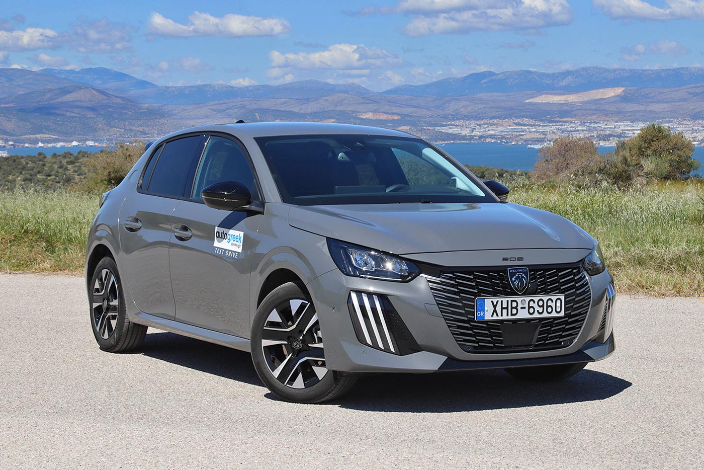 https://cdn.autogreeknews.gr/wp-content/uploads/2026/09/Peugeot-208-static.jpg